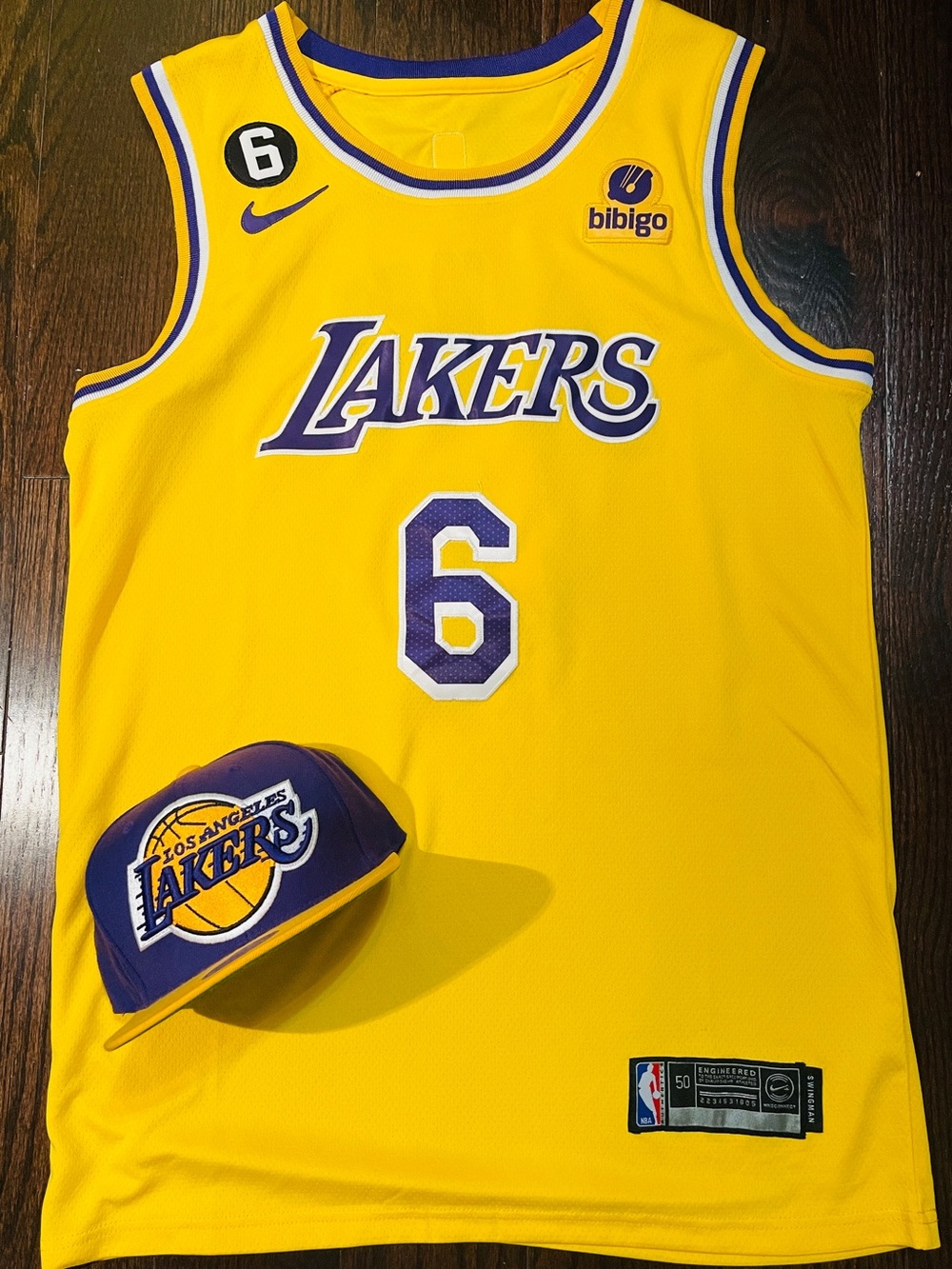 🔥 Rare Nike Los Angeles Lakers #6 LeBron James Gold Icon Swingman Jersey + hat